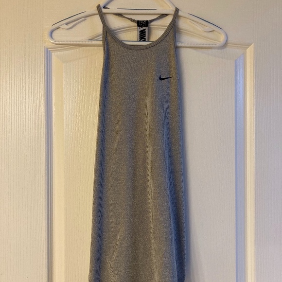 Nike Racerback Gray Athletic Tank Top - Picture 1 of 3